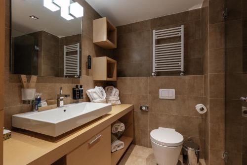 Suite Premium con terraza del hotel Eurostars Queen of Montenegro. Foto 5