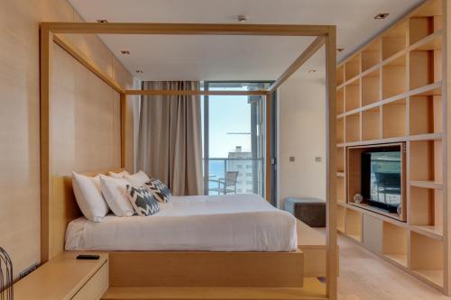 Suite Premium con terraza del hotel Eurostars Queen of Montenegro. Foto 6