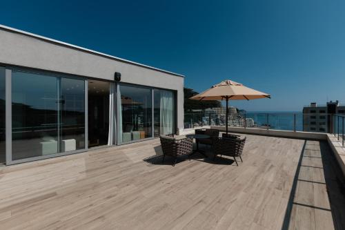 Suite Premium con terraza del hotel Eurostars Queen of Montenegro. Foto 8