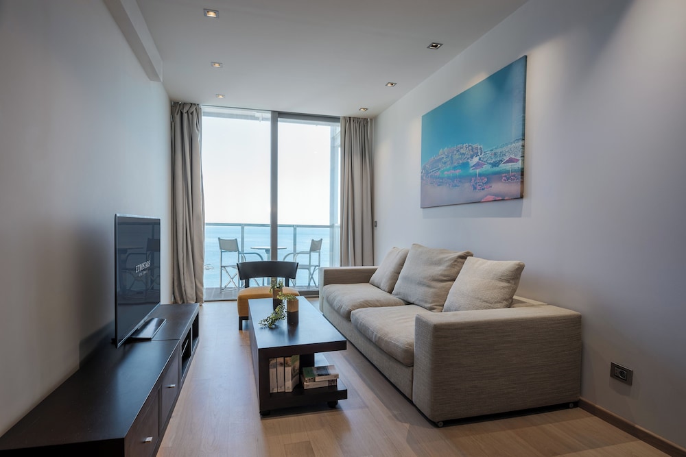 Habitación familiar Vista Mar Balcón o Terraza Royal Con Vistas 2 Camas individuales Agradable del hotel Eurostars Queen of Montenegro. Foto 7