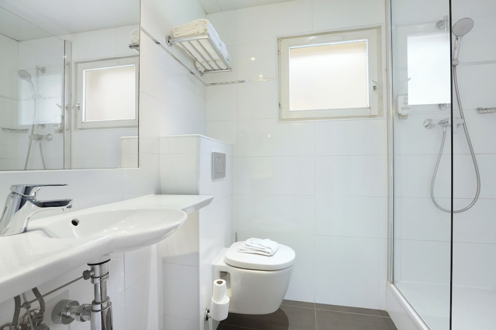 Habitación Confort con 2 camas individuales del hotel Beaugrenelle Tour Eiffel. Foto 4