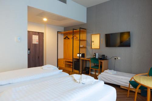 Double Room with Extra Bed - Street View del hotel City Pilvax