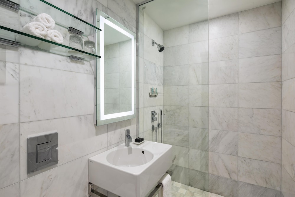 Habitación, 1 cama de matrimonio grande (Silver) del hotel Dream Midtown. Foto 4