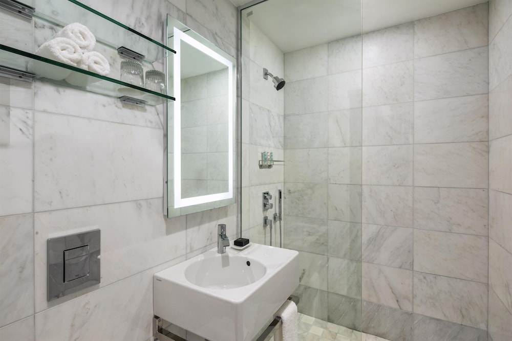 Habitación, 1 cama de matrimonio grande (Gold) del hotel Dream Midtown. Foto 5