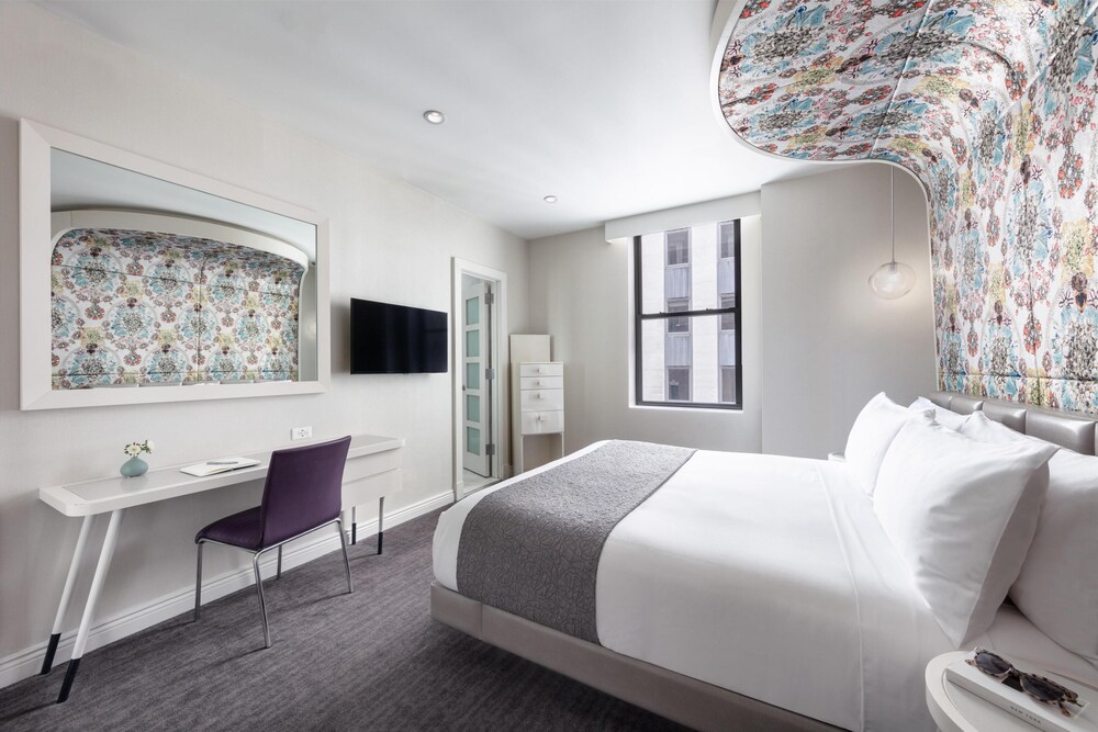 Habitación, 1 cama de matrimonio grande (Bronze) del hotel Dream Midtown. Foto 3