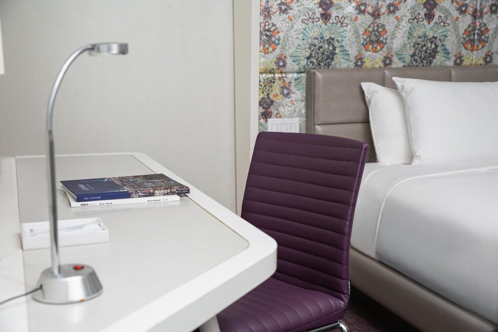 Suite, 1 cama de matrimonio grande (Platinum, High Floor) del hotel Dream Midtown. Foto 1