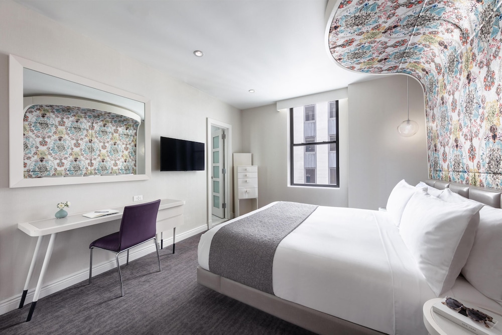 Habitación, 1 cama de matrimonio grande (Bronze) del hotel Dream Midtown. Foto 4
