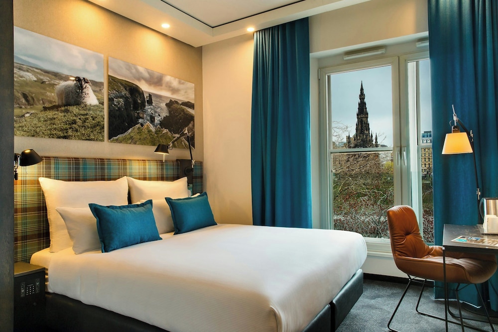 Habitación (THE ONE with view) del hotel Motel One Edinburgh - Royal. Foto 2
