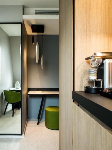 Habitación Doble Privilege - 2 camas del hotel Mercure Paris 17 Batignolles. Foto 8