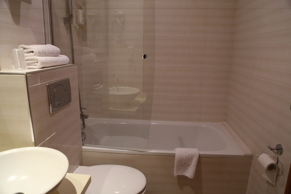 Habitación estándar, 2 camas individuales del hotel Princesse Isabelle. Foto 4