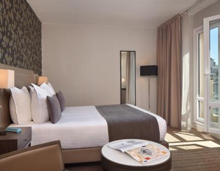 Habitación Doble Superior con Balcón del hotel Timhotel Opera Blanche Fontaine