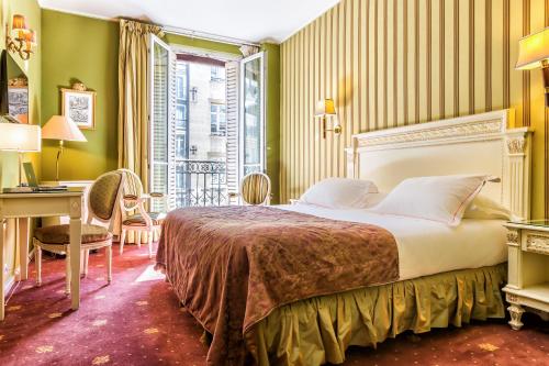 Habitación Doble Superior del hotel Regence Paris. Foto 2