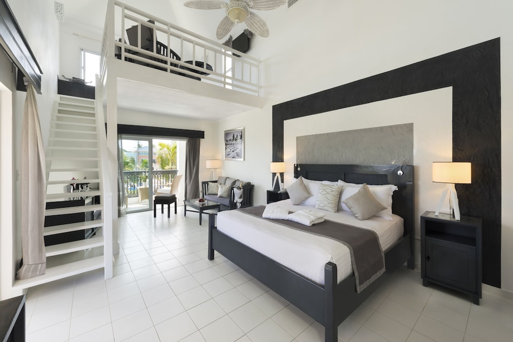 Privilege Honeymoon Suite Pool View del hotel Ocean Blue And Sand Beach Resort. Foto 2