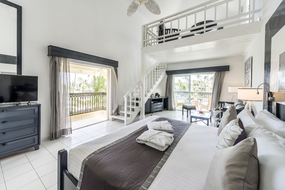 Privilege Honeymoon Suite Pool View del hotel Ocean Blue And Sand Beach Resort. Foto 3