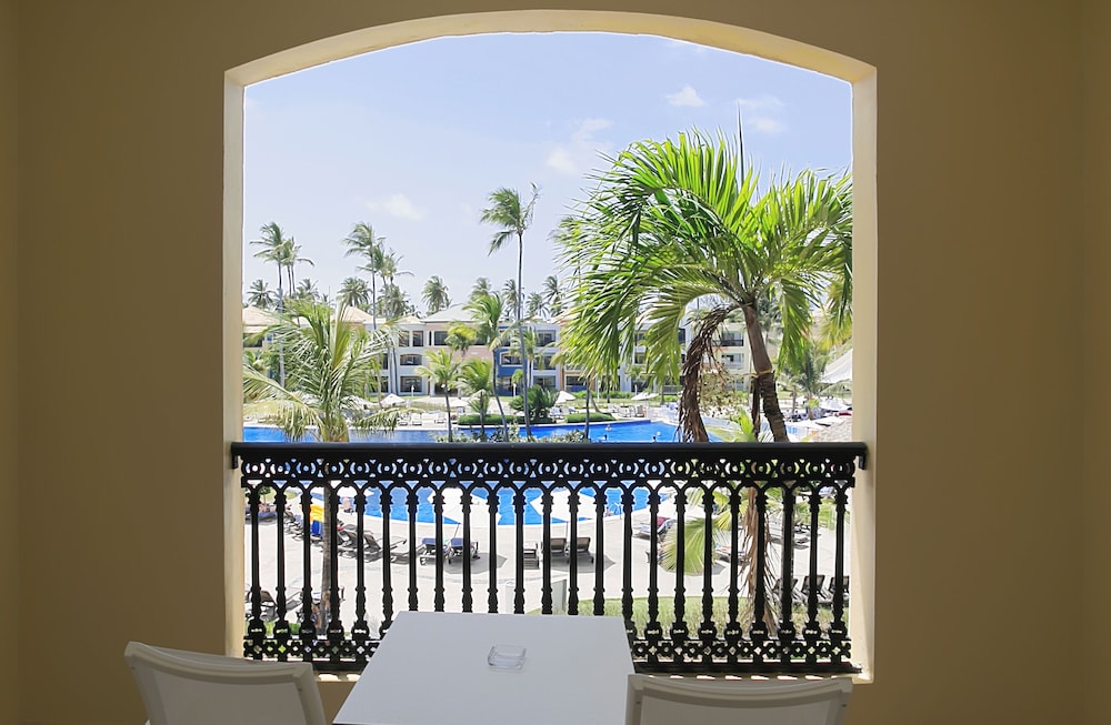 Junior Suite Pool View del hotel Ocean Blue And Sand Beach Resort