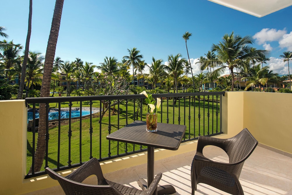 Junior Suite Elegance Nature View del hotel Ocean Blue And Sand Beach Resort. Foto 3