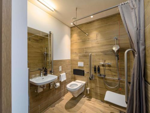 Habitación Comfort adaptada para personas con movilidad reducida - 1 cama grande del hotel Mercure Zürich City. Foto 5