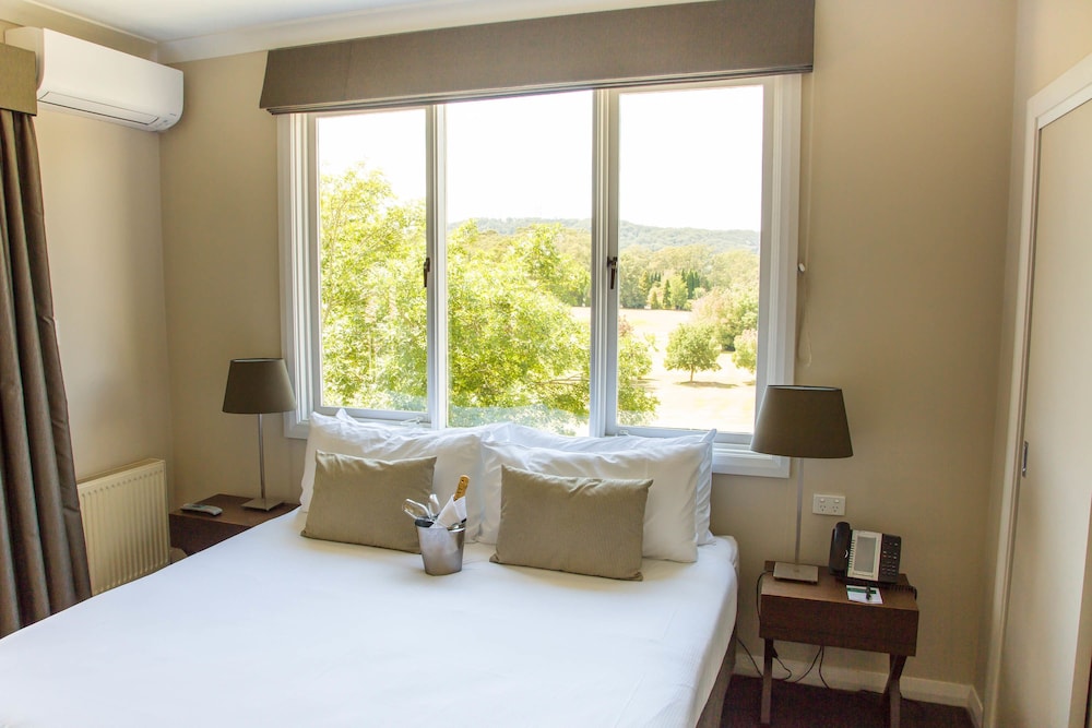Habitación con balcón en la Ala Elms del hotel Peppers Craigieburn. Foto 3