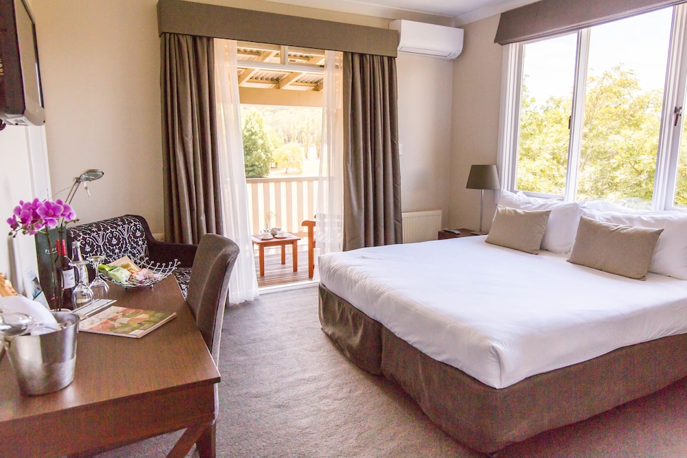 Habitación con balcón en la Ala Elms del hotel Peppers Craigieburn. Foto 5