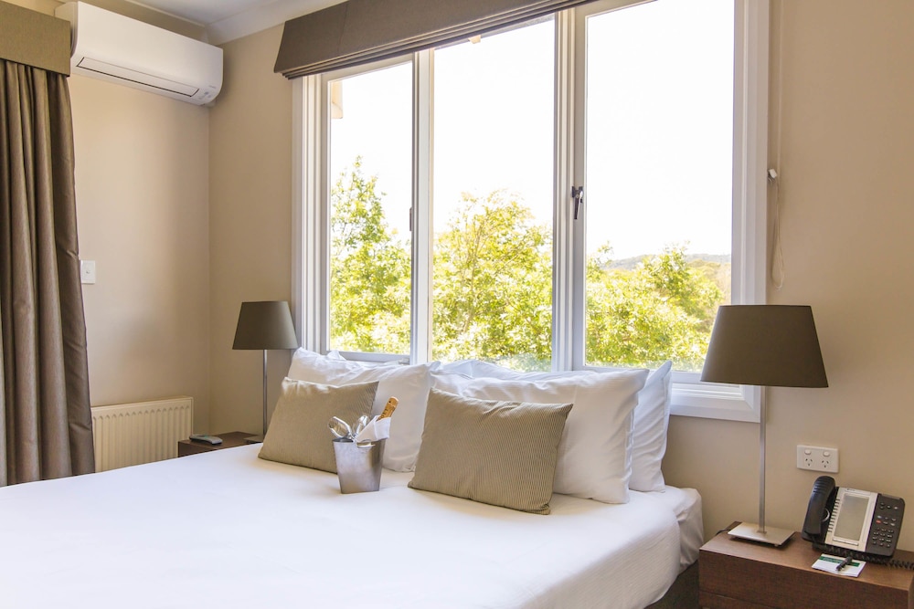 Habitación con balcón en la Ala Elms del hotel Peppers Craigieburn. Foto 6