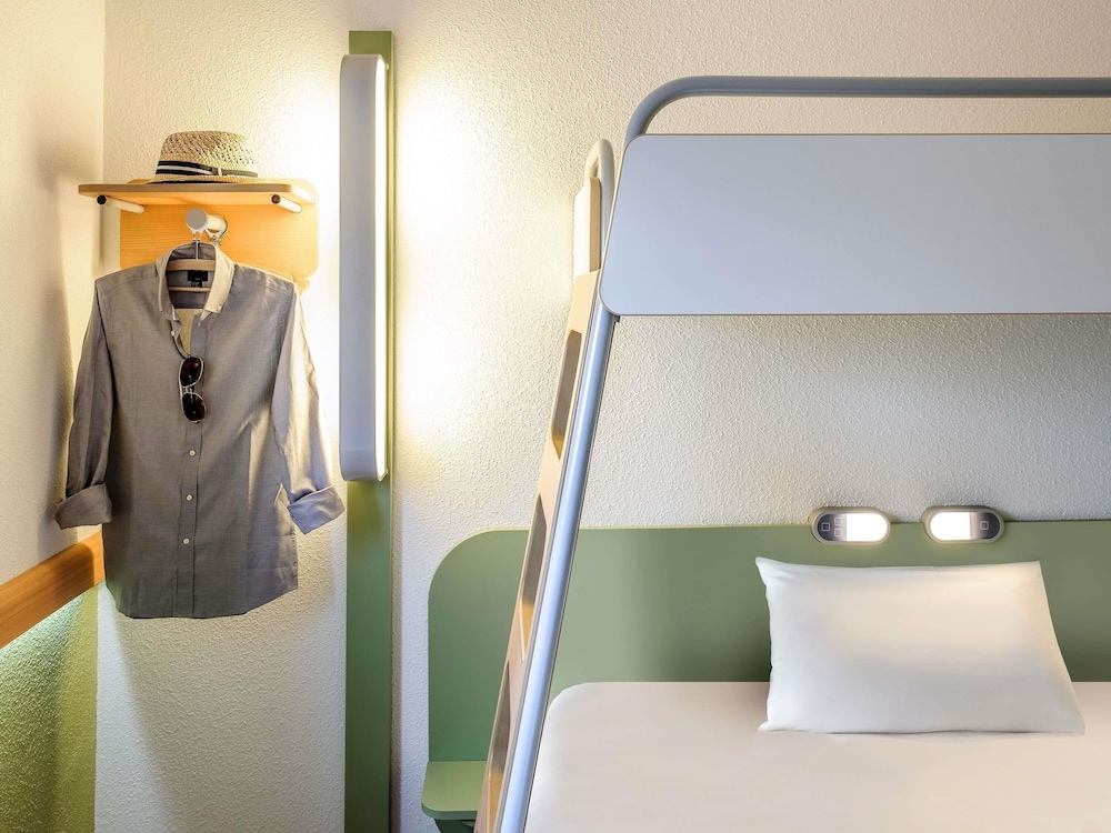 Habitación Triple con 3 camas individuales del hotel Ibis Budget Cergy Saint Christophe