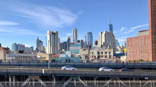 Habitación con cama grande del hotel Mimosa. Foto 4