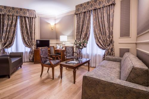 Suite Junior del hotel Grand Visconti Palace. Foto 3