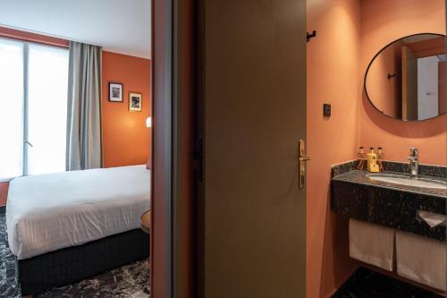 Habitación Doble Estándar del hotel L'hôtel Royal Saint Germain. Foto 9