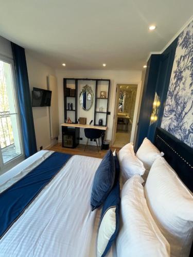 Habitación Doble del hotel Cluny Square. Foto 12