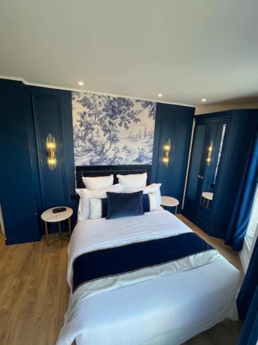Habitación Doble Deluxe con balcón del hotel Cluny Square. Foto 1