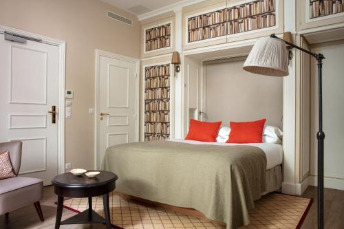 Habitación Familiar con vistas al jardín del hotel Serotel Lutèce. Foto 1