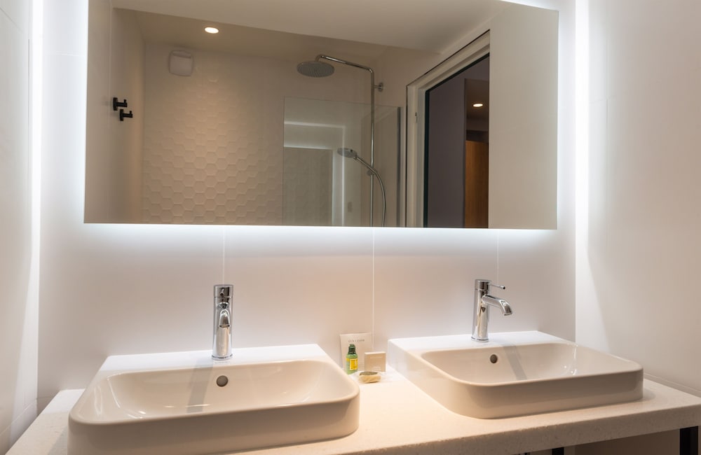 Habitación Confort doble del hotel Leonardo Boutique Hotel Paris Opera. Foto 4