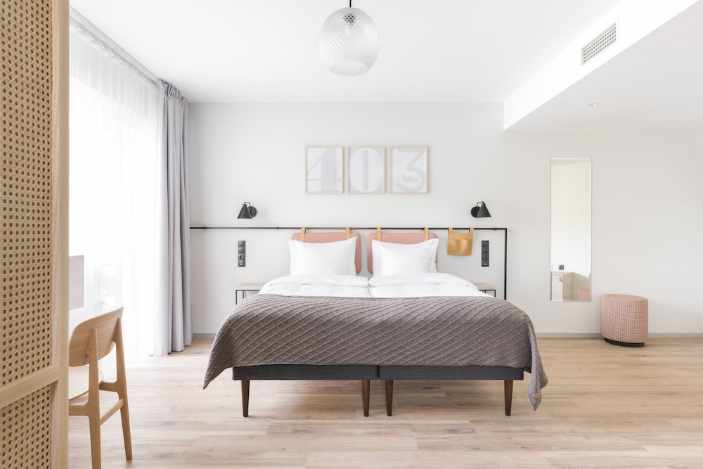 Suite, 1 cama de matrimonio grande del hotel Oru Hub Hotel Tallinn - Handwritten Collection