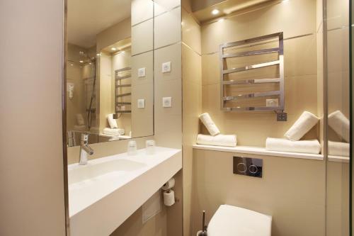 Habitación Doble Confort del hotel Hotel Apolonia Paris Mouffetard, Sure Hotel Collection by BW. Foto 12