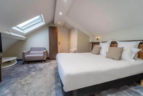 Suite Junior con cama grande del hotel Hotel Apolonia Paris Mouffetard, Sure Hotel Collection by BW