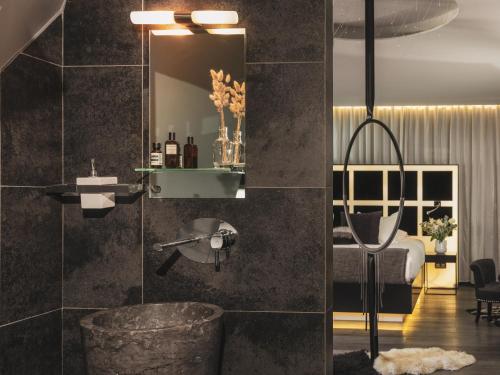 Suite del hotel Legend Saint Germain By Elegancia. Foto 4