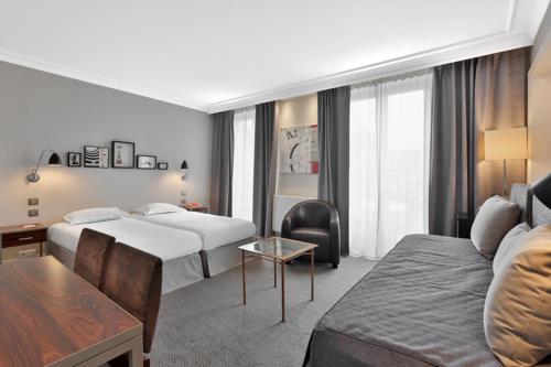Habitación Triple del hotel Londres Et New York. Foto 8