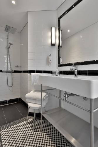 Habitación Doble Estándar - 2 camas del hotel Londres Et New York. Foto 5