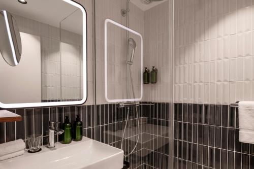 Classique Twin Room - La Coquette del hotel Urban Hive Paris