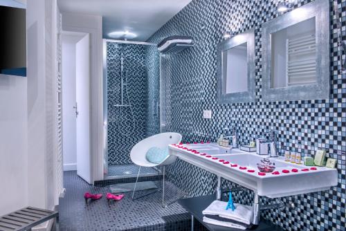 Suite Deluxe con bañera de hidromasaje del hotel Villa Boheme. Foto 9