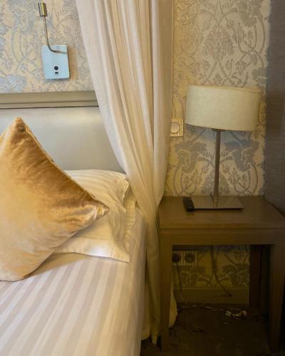 Habitación Doble Romántica Superior del hotel Monceau Wagram. Foto 5