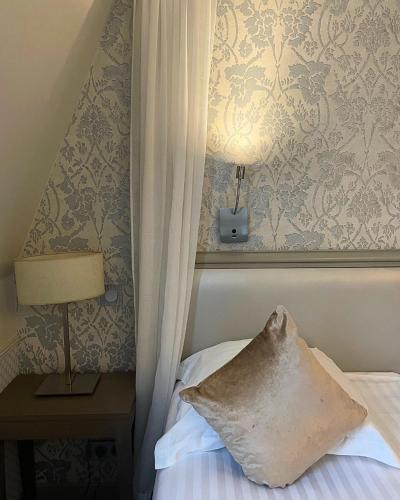 Habitación Doble Romántica Superior del hotel Monceau Wagram. Foto 6