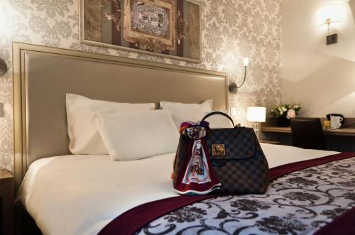 Habitación Doble Superior del hotel Monceau Wagram. Foto 5