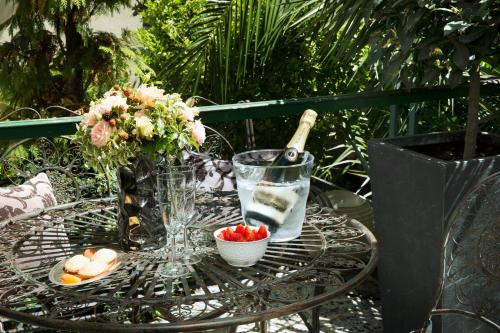 Habitación Doble Deluxe con terraza del hotel Monceau Wagram. Foto 5