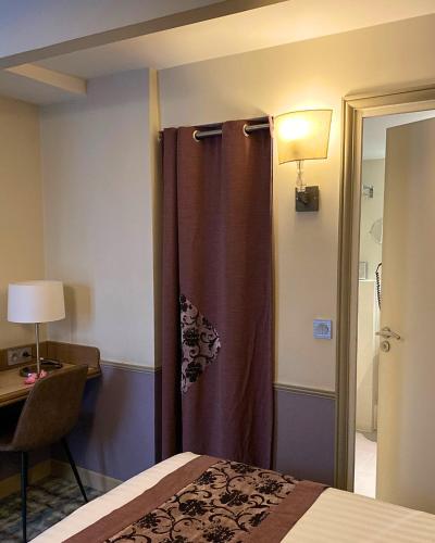 Habitación Doble Deluxe con terraza del hotel Monceau Wagram. Foto 9