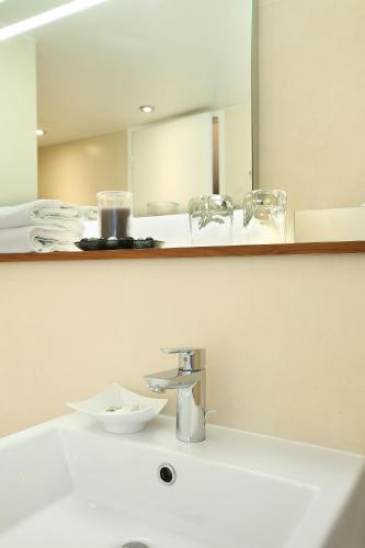 Habitación Doble Estándar del hotel Maison Axel Opera. Foto 4