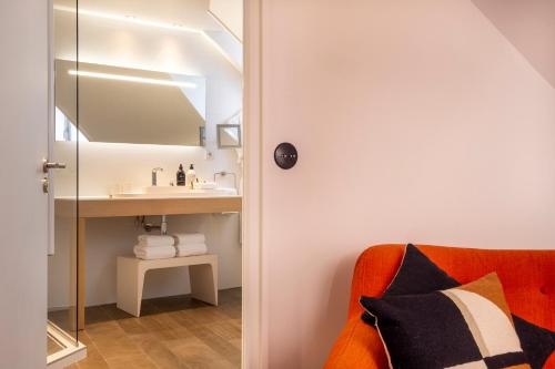 Suite Junior del hotel Chavanel Paris. Foto 7