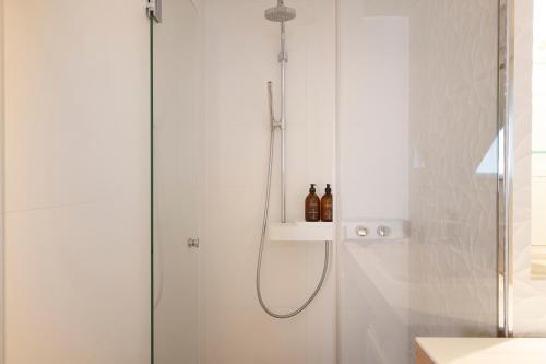 Suite Junior del hotel Chavanel Paris. Foto 9