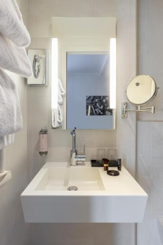 Habitación Doble Superior - 2 camas del hotel Best Western Plus 61 Paris Nation. Foto 5