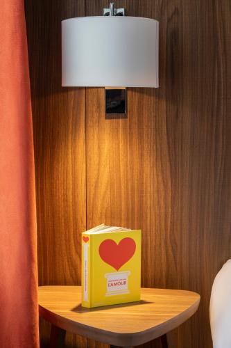 Habitación Clásica con cama grande del hotel Best Western Plus 61 Paris Nation. Foto 5